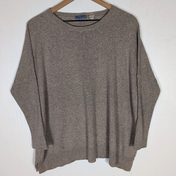 Acrobat Sweaters - Acrobat Women’s Silk Cashmere Sweater XS/S Gray Asymmetrical Hem Split Side Knit